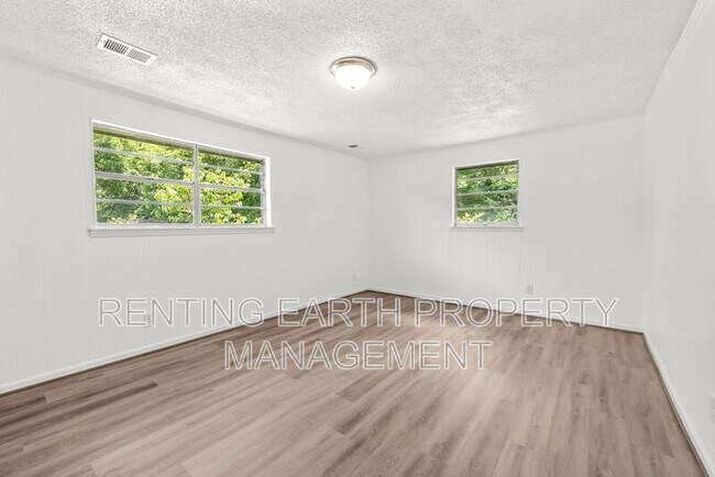 Building Photo - 6109 Blocton Ave