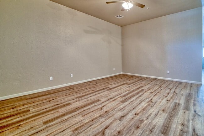 Building Photo - 1530 S 7th St