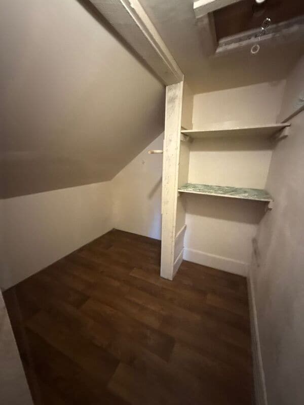 Building Photo - 1615 D St NE