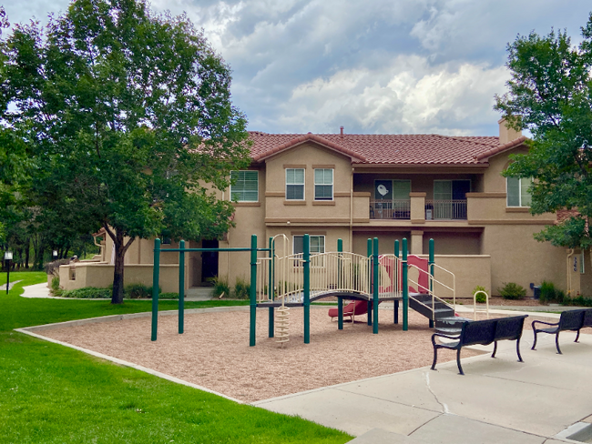 Building Photo - 1476 Courtyard Heights