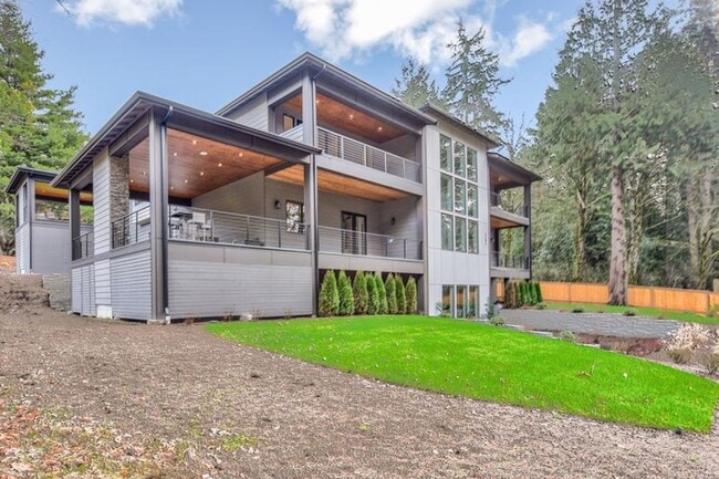 Building Photo - Luxury Bellevue Estate in Prestigious Bridle Trails For Rent