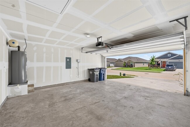 Building Photo - 320 Dewberry St