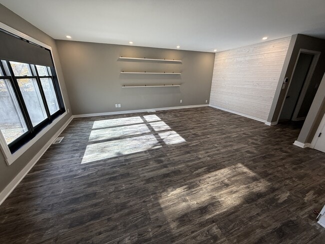 Building Photo - 2004 1st Ave S