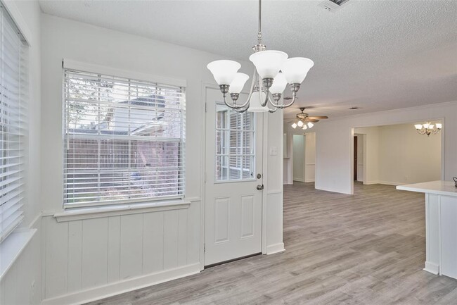 Building Photo - 715 Baltic Ln