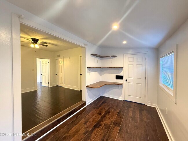 Building Photo - 4541 Woolman Ave