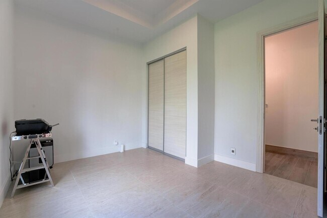 Building Photo - 14036 N Miller Dr