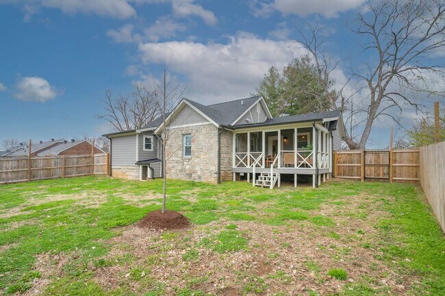 Building Photo - 106 Walnut Hill Dr