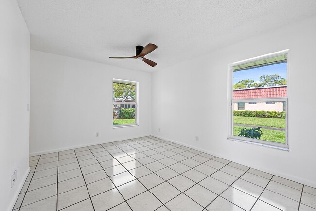 Building Photo - 631 Marlboro Oval
