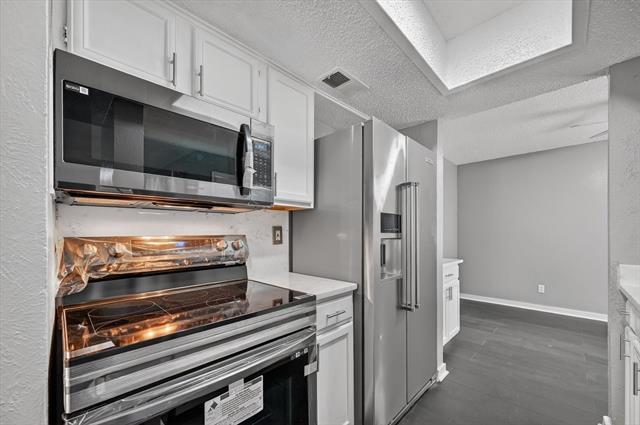 Building Photo - 9170 Forest Ln