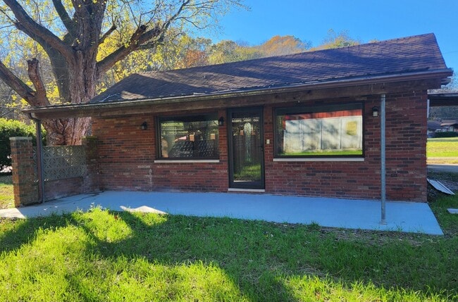 Building Photo - 920 W Cape Rock Dr