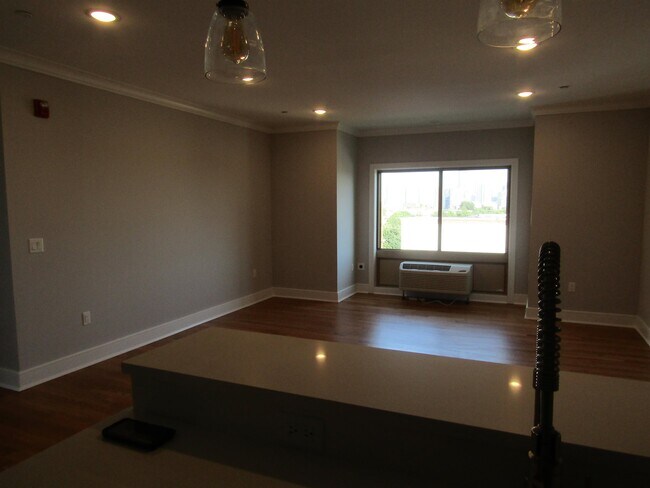 Building Photo - 3 Perrine Ave