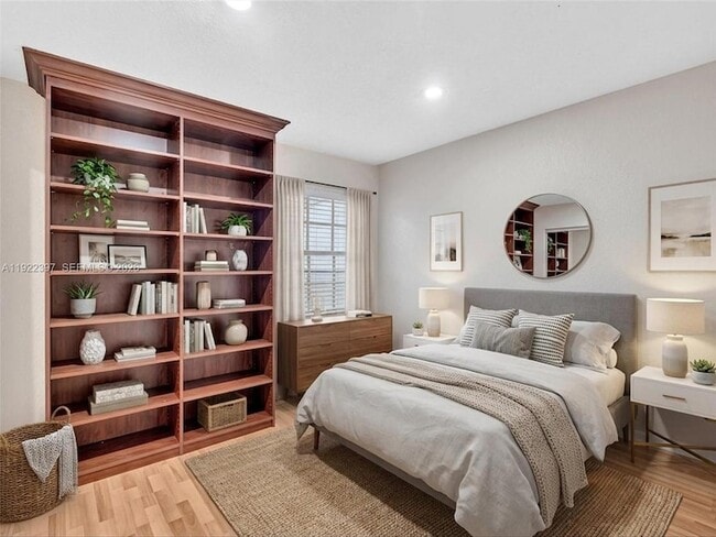 Building Photo - 1361 Cottonwood Cir