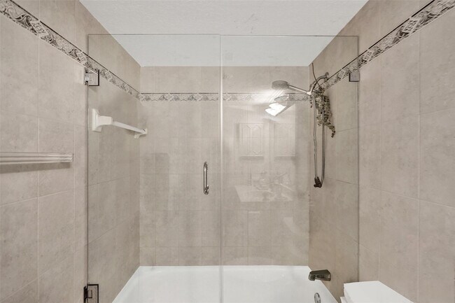 Building Photo - 1301 River Reach Dr