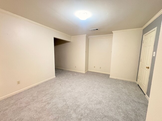 Building Photo - One Of Kind Home In Woodchase Subdivision! Over 3400 Sq Ft! Must have owner's approval on pets, f...
