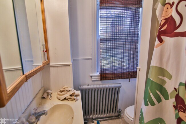 Building Photo - 419 Vine St