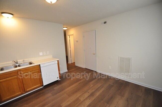 Building Photo - 5432 Talserwood Dr