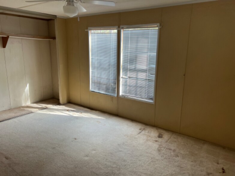 Building Photo - 317 Anne St