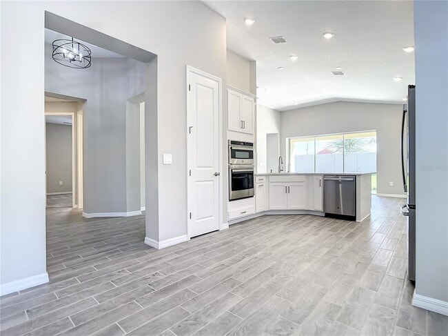 Building Photo - 2675 Ridgetop Ln