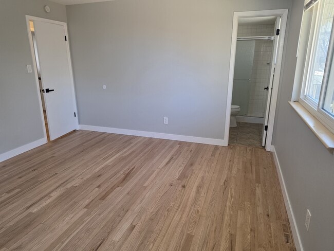 Building Photo - 1533 S Jamaica St