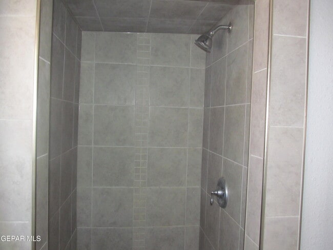 Building Photo - 4409 Madera Ave