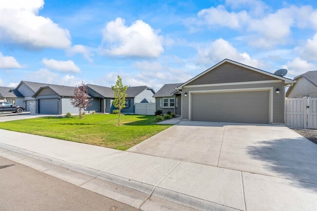 Building Photo - 3804 Bobwhite St