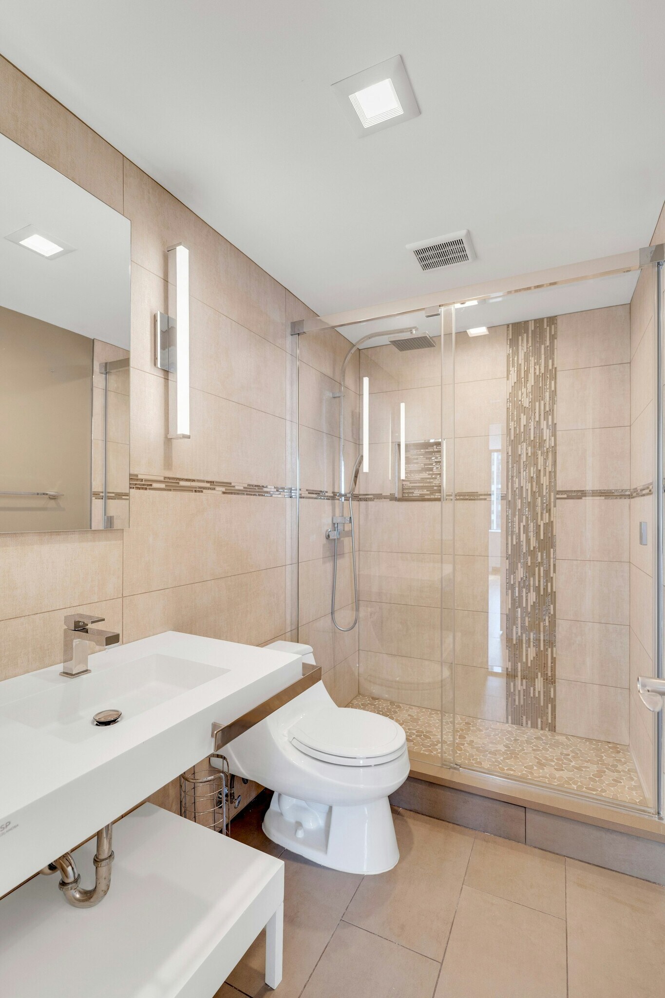 Building Photo - 300 Winston Dr