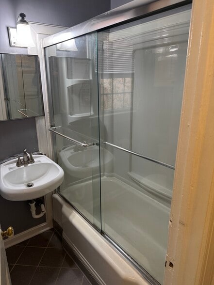 Building Photo - 305 4th Ave