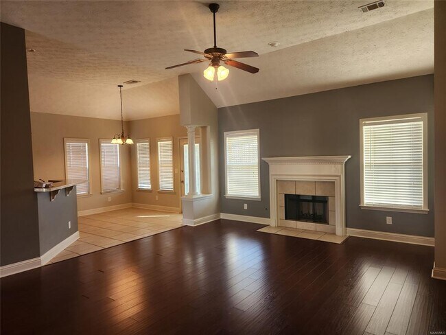 Building Photo - 714 Briarcliff Pl