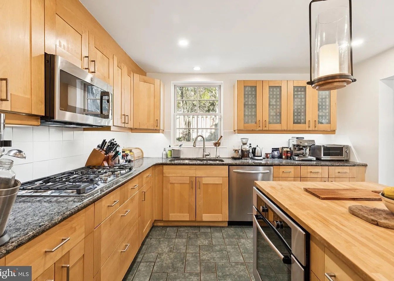 Building Photo - 7713 Cherokee St