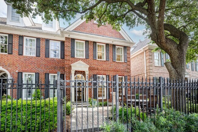 Primary Photo - 5124 Chevy Chase Dr
