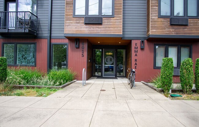 Building Photo - 6015 S Virginia Ave