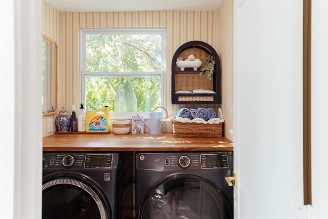 Building Photo - 610 38th St