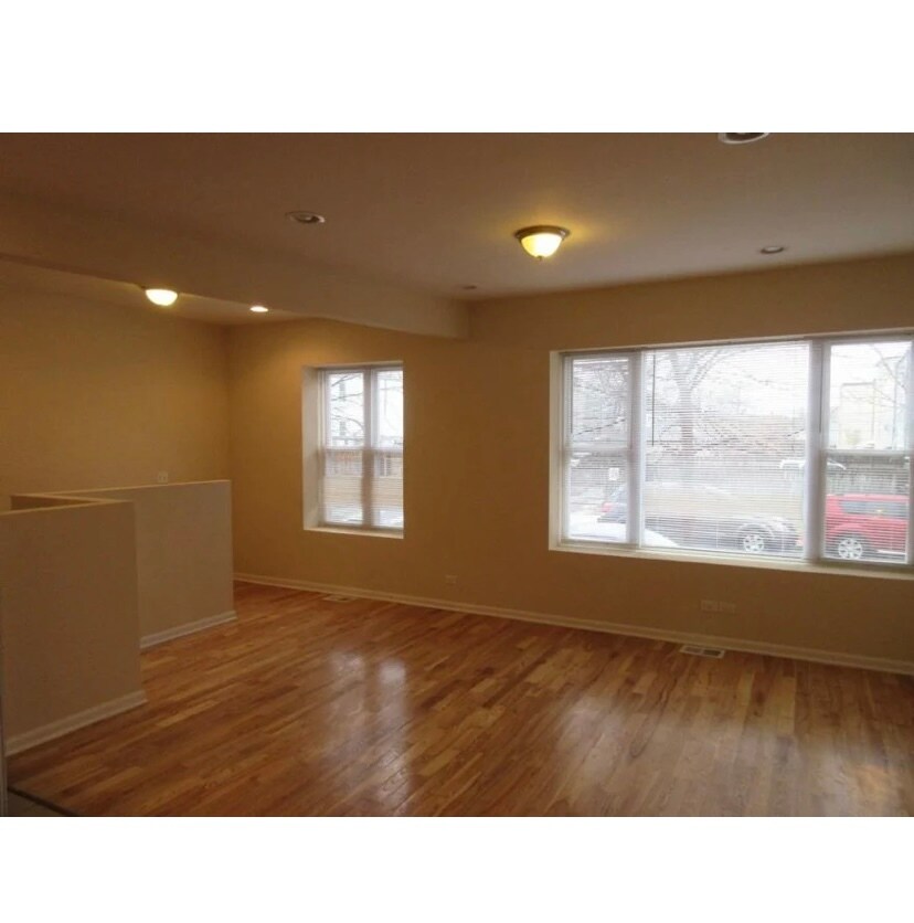 Building Photo - 3811 W Hirsch St