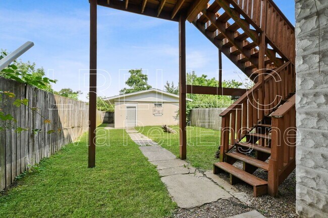 Building Photo - 1347 S Floyd St