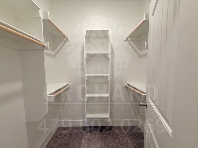 Building Photo - Single-Family Home- Stunning Applewood Plan