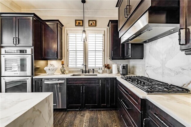 Building Photo - 1122 Ashton Bluff Dr NE