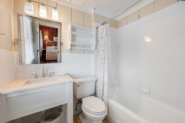 Building Photo - 911 Debordieu Blvd