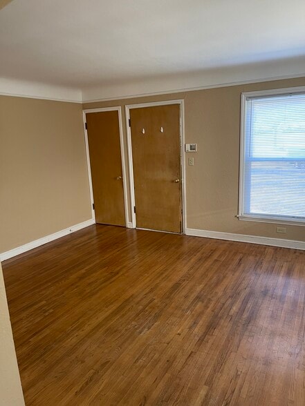 Building Photo - 4527 Minnehaha Ave
