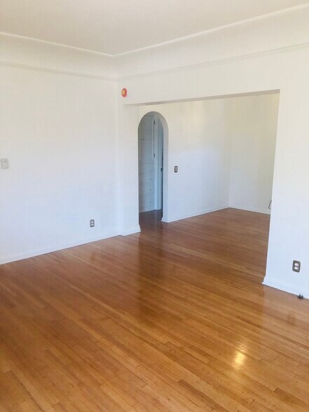 Building Photo - 3522 Lemon Ave