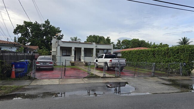 Building Photo - 2493 SW 11th St
