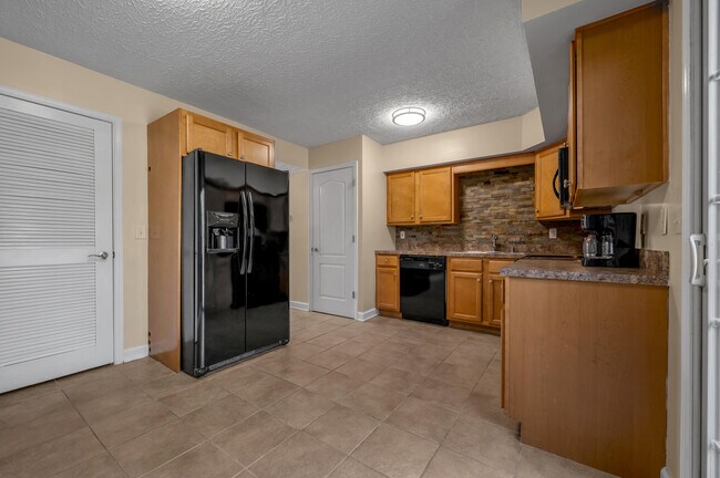 Building Photo - 139 Regency Point Path