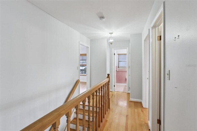 Building Photo - 8706 Elmwood Ln