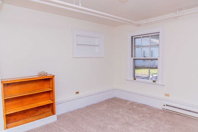 Building Photo - 700 Grove Ave