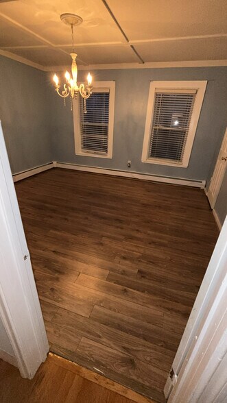 Building Photo - 3 Autumn St