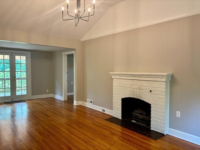 Building Photo - 155 Ridgeway Cir