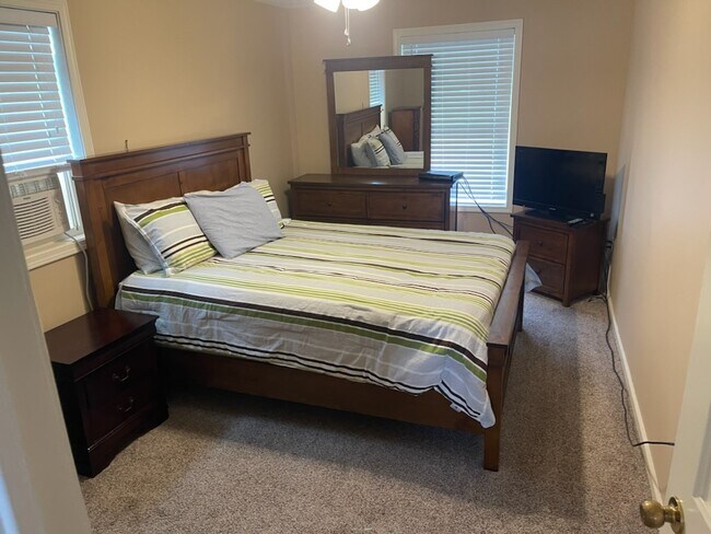 Building Photo - 1207 Black Point Rd