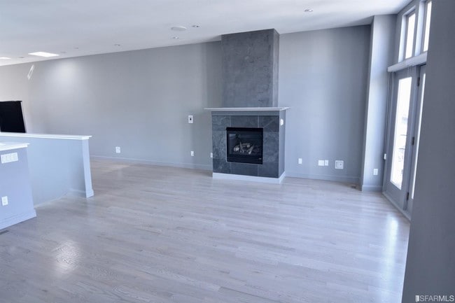Building Photo - 884 De Haro St