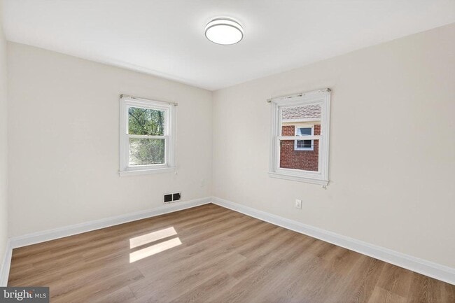 Building Photo - 1870 Yakona Rd