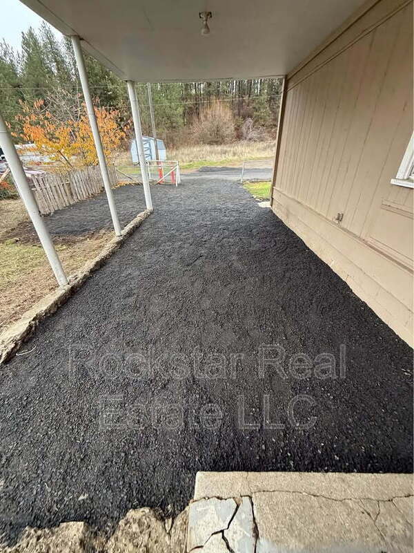 Building Photo - 9322 Cheney Spokane Rd