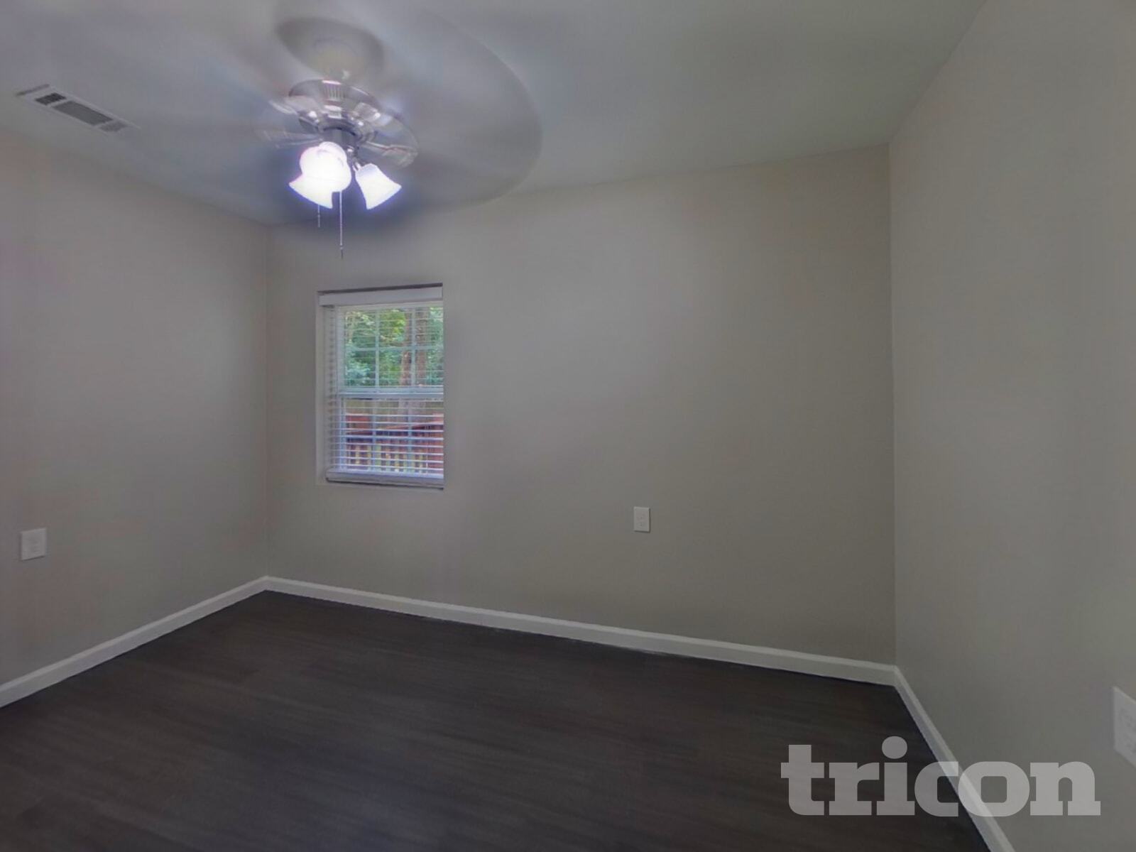 Building Photo - 4223 Dinglewood Ave